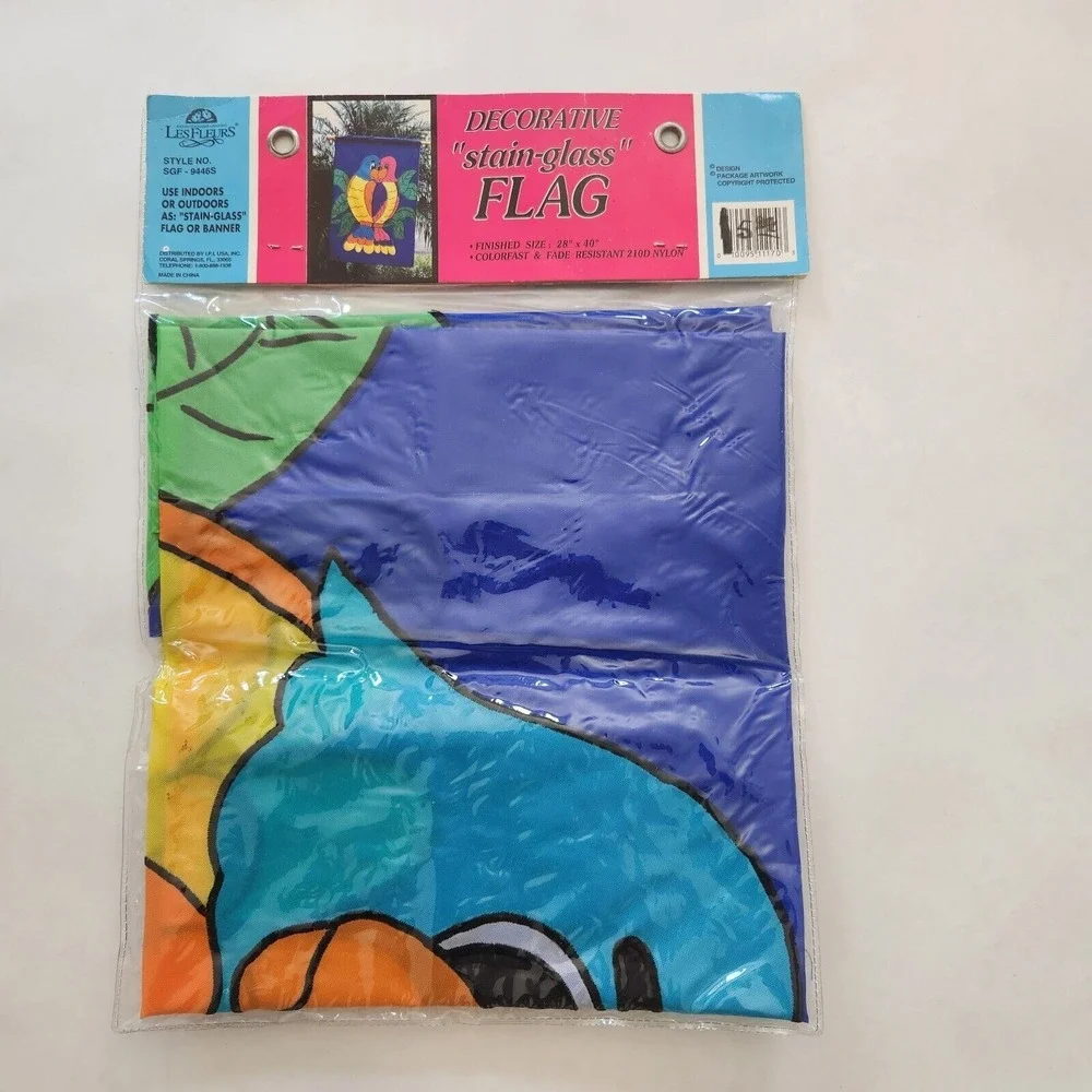 Nip Vintage Decorative‎ House Flag Outdoor Large 28 x 40 LOVE Birds (PARROTS)